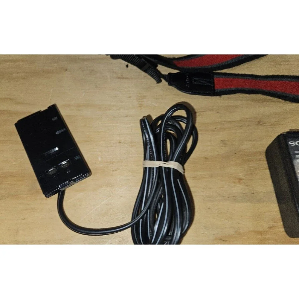 Sony Handycam CCD-F40 Video8 Camcorder w/ Manual Battery Powers On PART REPAIR